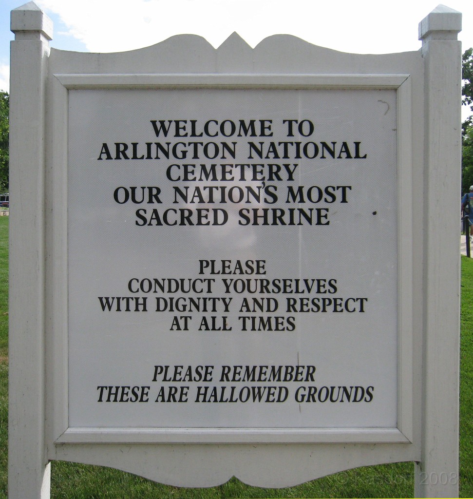 Wash DC 2009 2396.jpg - A 4th of July trip to Washington DC in 2009 to see the museums, memorials and fireworks.Our first stop is at Arlington National Cemetery. A moving place.